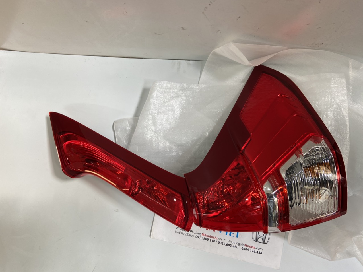 Đèn hậu miếng dưới xe honda CRV 2016-2017